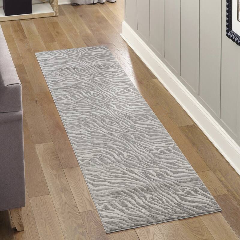 Gray 2 ft. 7 in. x 9 ft. 10 in. Luxury Area Rug, 0.43 Pile Height – Sophisticated Warmth for Any Room - 6' x 7' - Straw Stripe