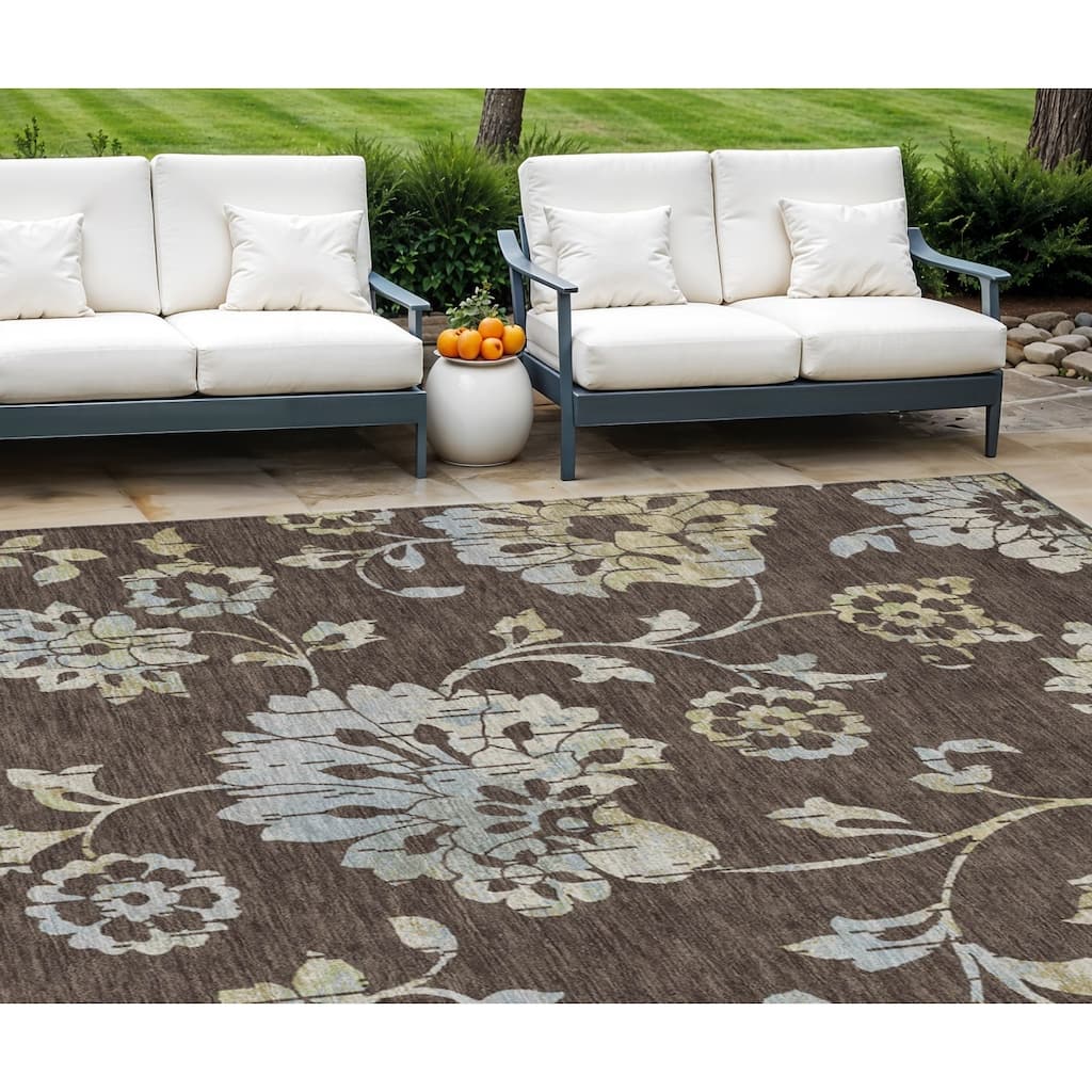 HomeRoots Floral Transitional Rectangle Outdoor Rug