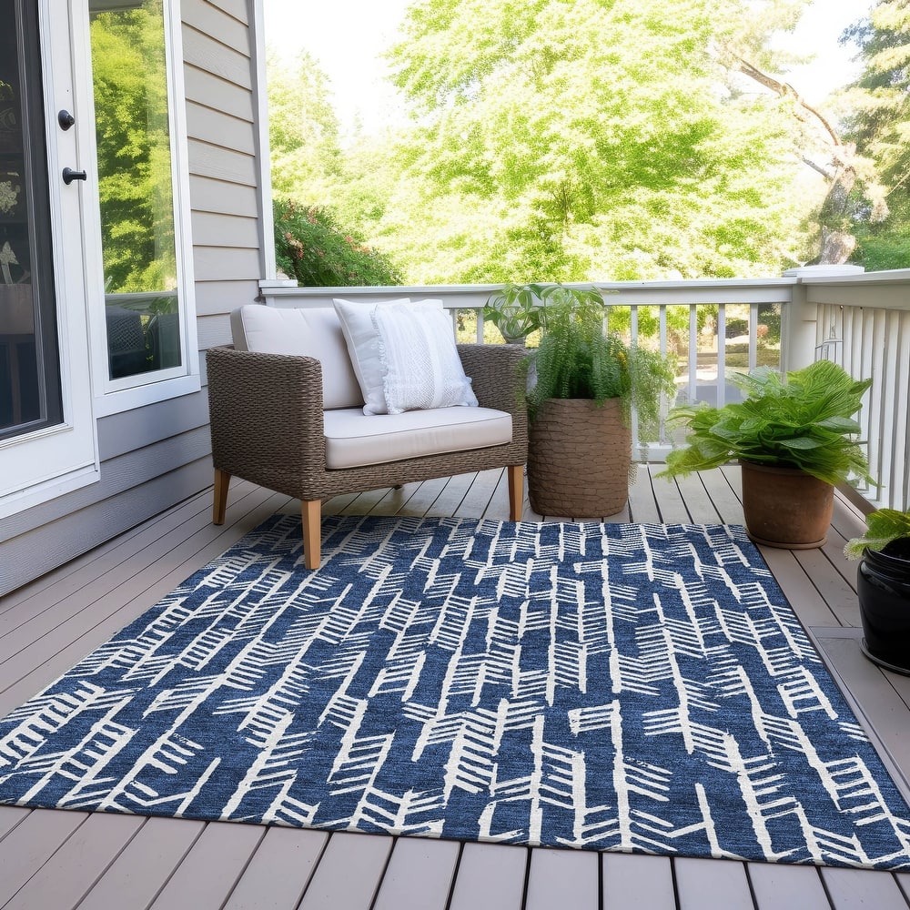 Machine Washable Indoor/ Outdoor Chantille Modern Arrows Rug