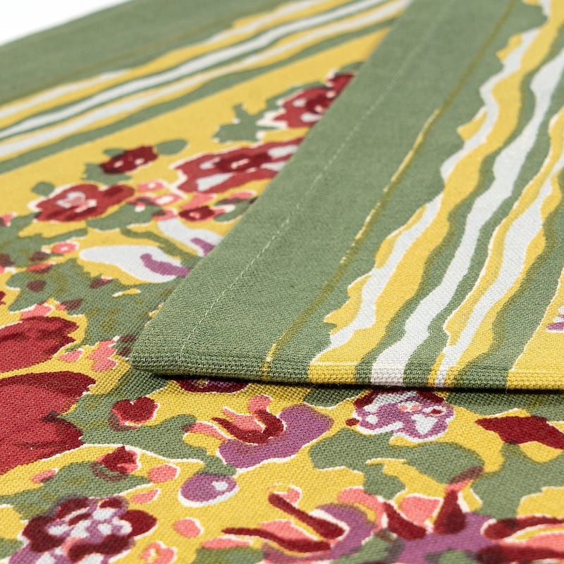 Jardine Red/ Green Table Runner
