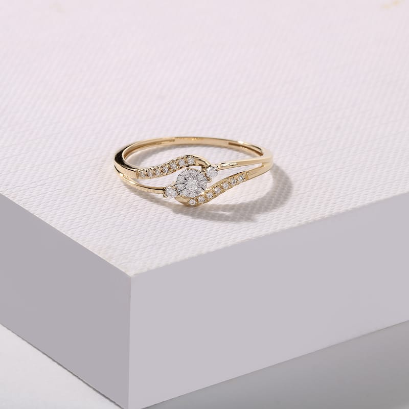 1/8ct TDW Bypass Cluster Diamond Ring in 10K Yellow Gold for Women