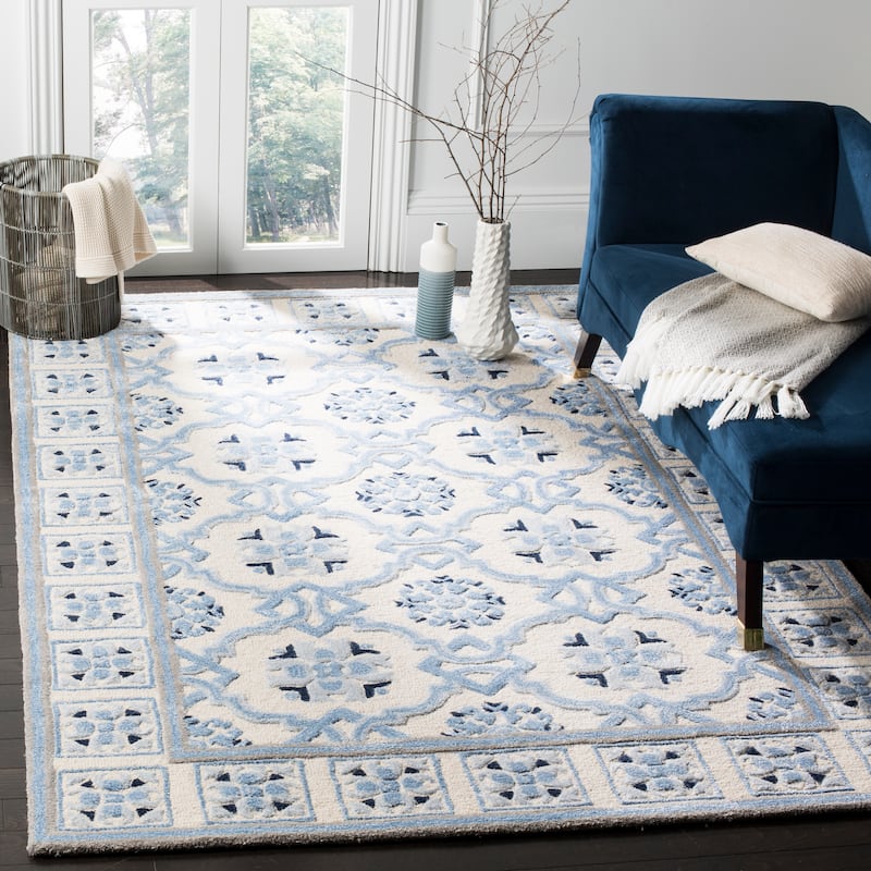 SAFAVIEH Handmade Bella Rodica Modern Floral Wool Rug - 4' x 6' - Ivory/Blue