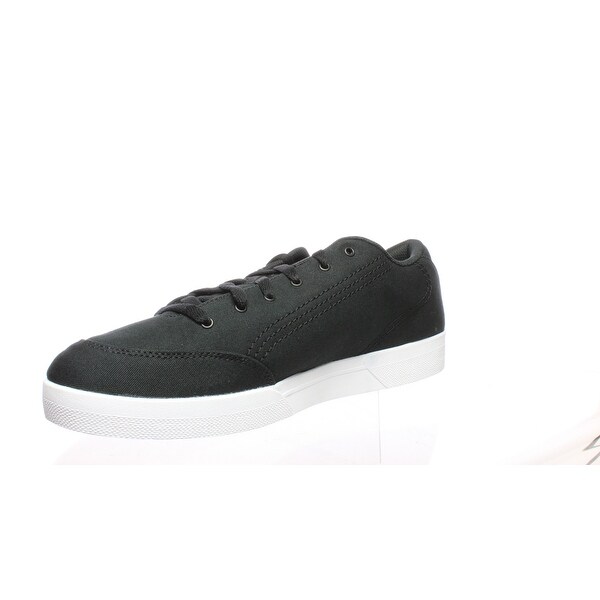 tennis shoes size 13