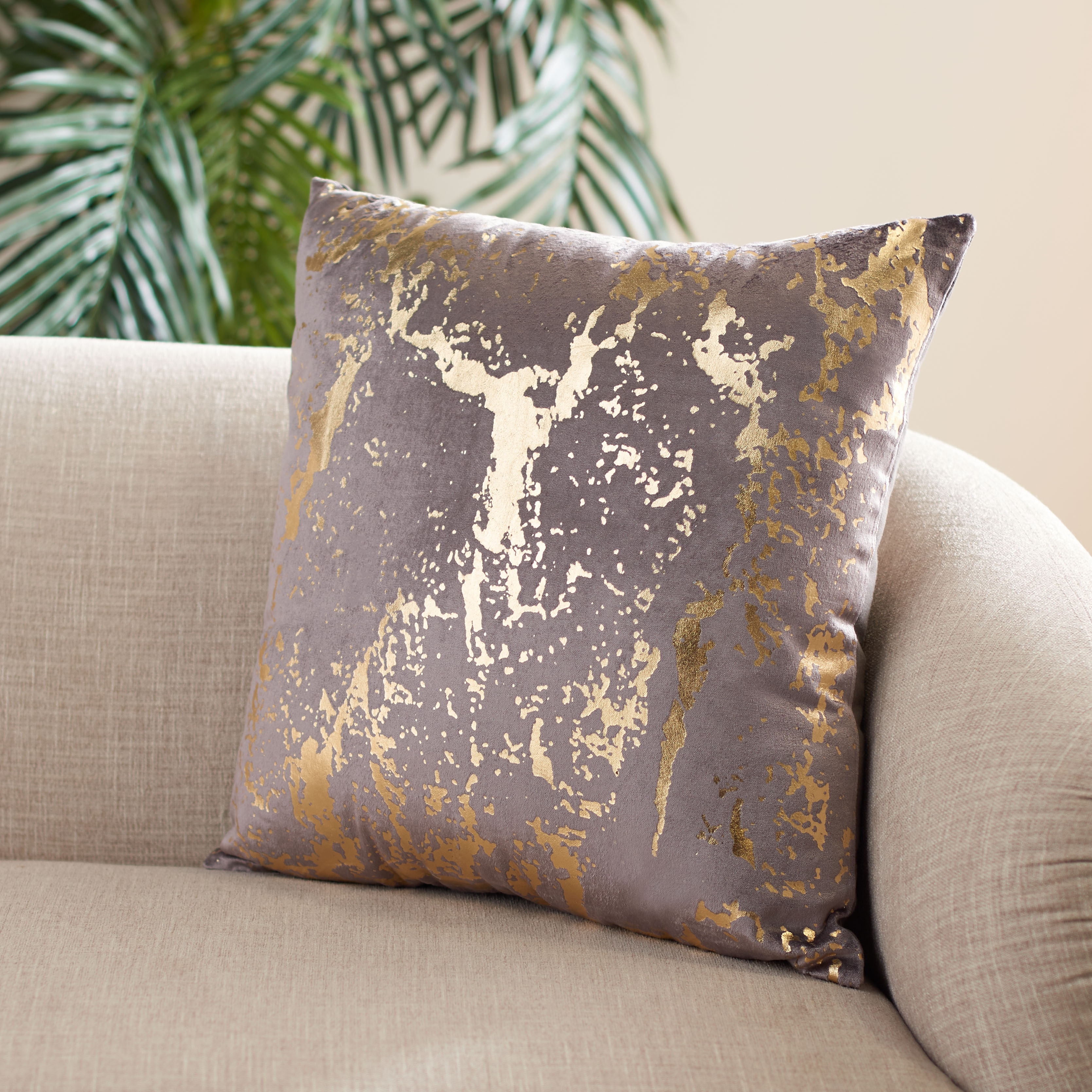 SAFAVIEH Ashima Decorative Throw Pillow