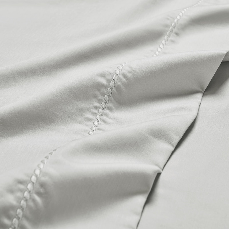 Superior Imperia Cotton Blend Embroidered 600 Thread Count Sheet Set