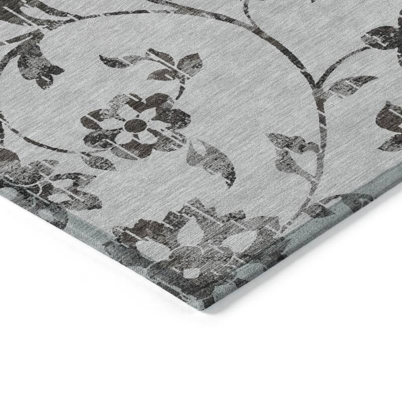 HomeRoots Floral Transitional Rectangle Outdoor Rug