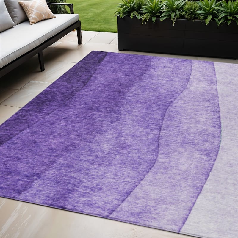 HomeRoots Ombre Transitional Rectangle Outdoor Rug - 5' X 8'