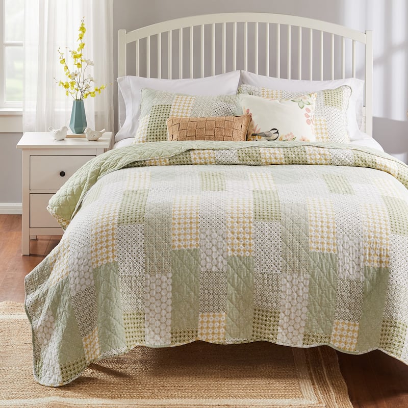Porch & Den Lebanon Sage Cotton Oversized Reversible Quilt Set