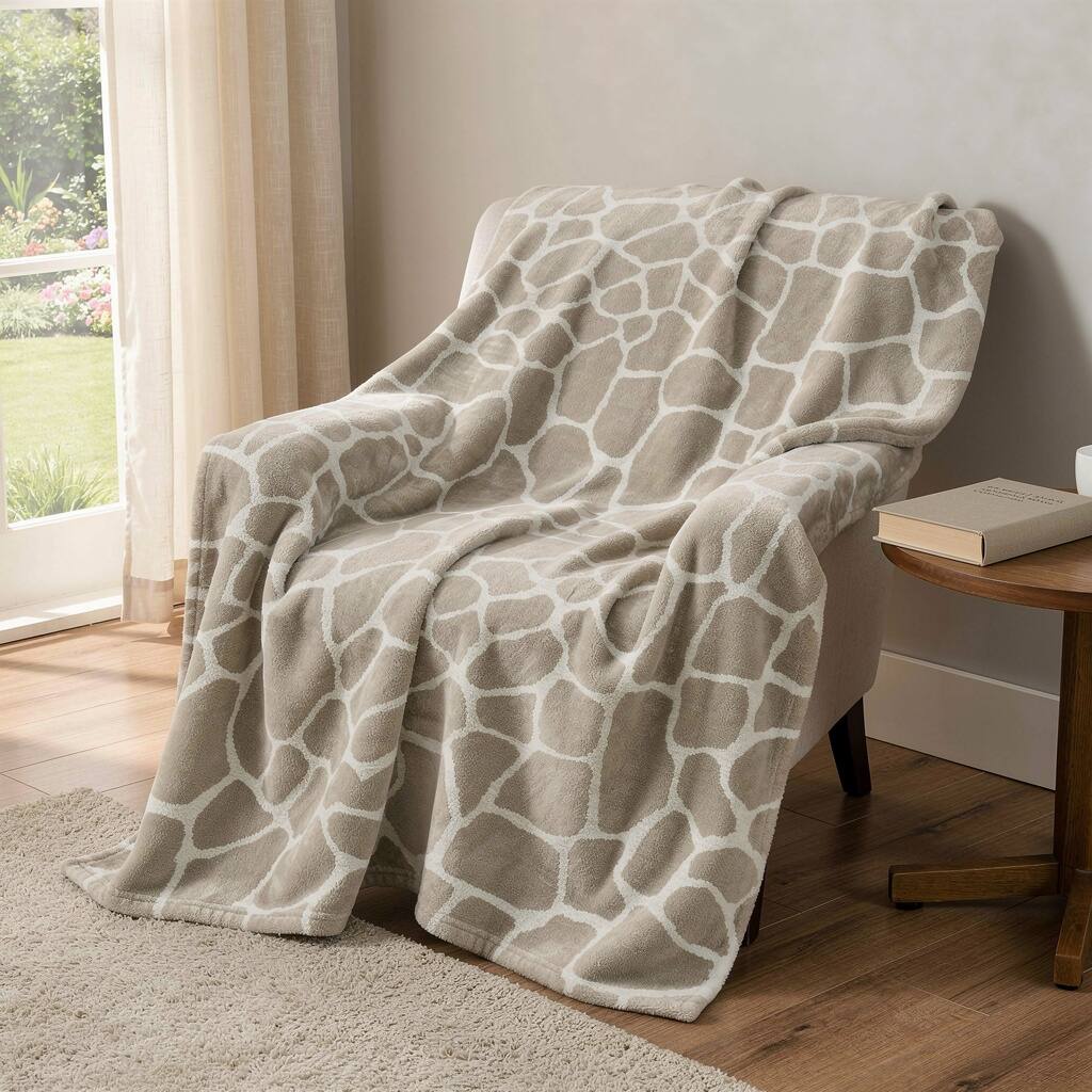 HomeRoots 50" X 70" Taupe And Ivory Giraffe Microfiber Plush Throw Blanket