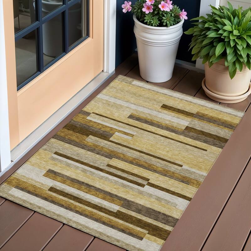 HomeRoots Striped Transitional Rectangle Outdoor Rug - 3' x 5'