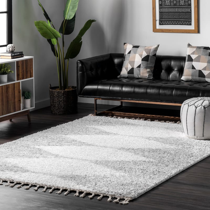 Nuloom Denton Diamond Shag Tassel Area Rug - 5' 3" x 7' 7" - White