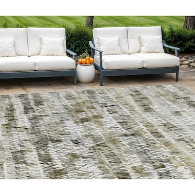 HomeRoots Striped Transitional Rectangle Outdoor Rug