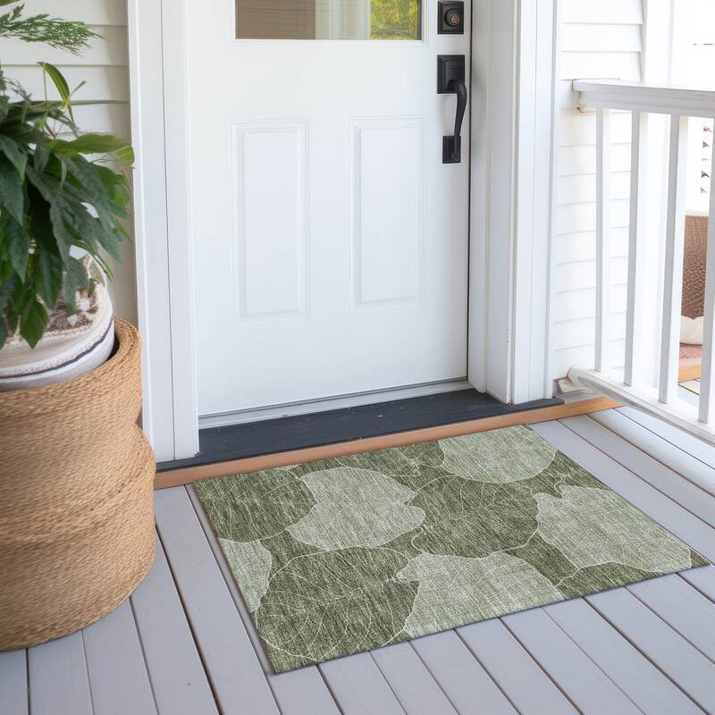 Machine Washable Indoor/ Outdoor Tropical Floral Chantille Rug - Olive - 1'8" x 2'6"