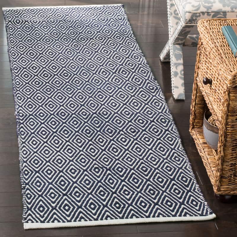 SAFAVIEH Handmade Boston Tirza Coastal Cotton Rug - 2'3" x 7' Runner - Navy