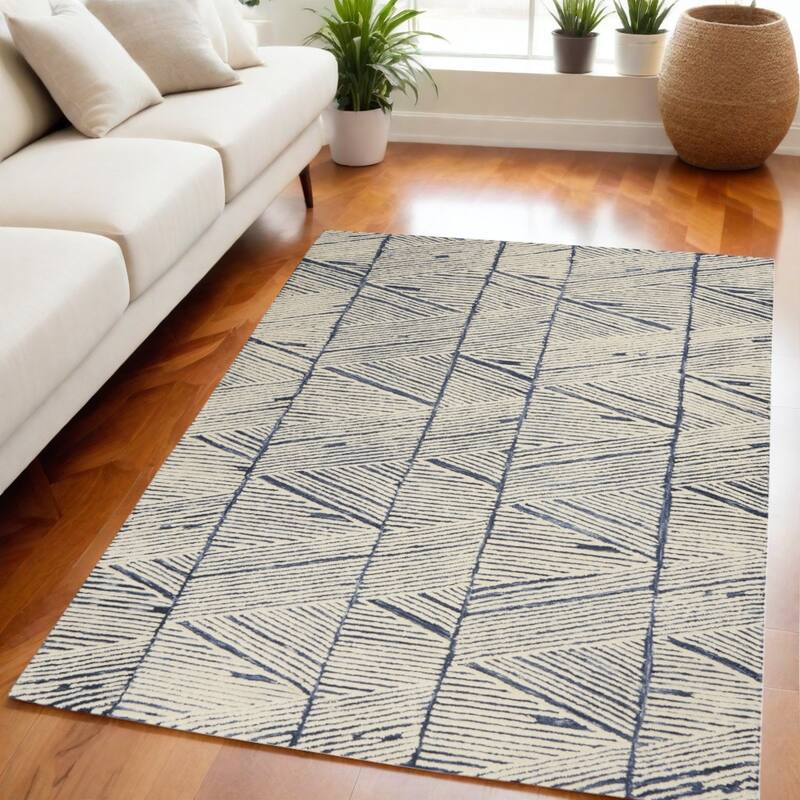 Feda Power Loomed Abstract Modern Soft Area Rug By HomeRoots - 87' X '63' X '0.6 - 87' X '63' X '0.6 - Cream/Onyx - Rectangle