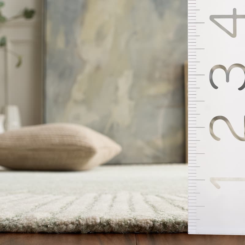 SAFAVIEH Handmade Abstract Sofoula Modern Wool Rug