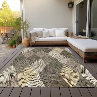 Machine Washable Indoor/ Outdoor Diamond Stripes Chantille Rug
