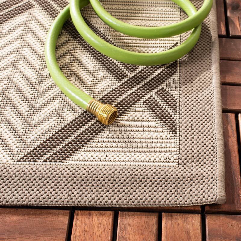 SAFAVIEH Courtyard Stiliana Indoor/ Outdoor Waterproof Patio Backyard Rug