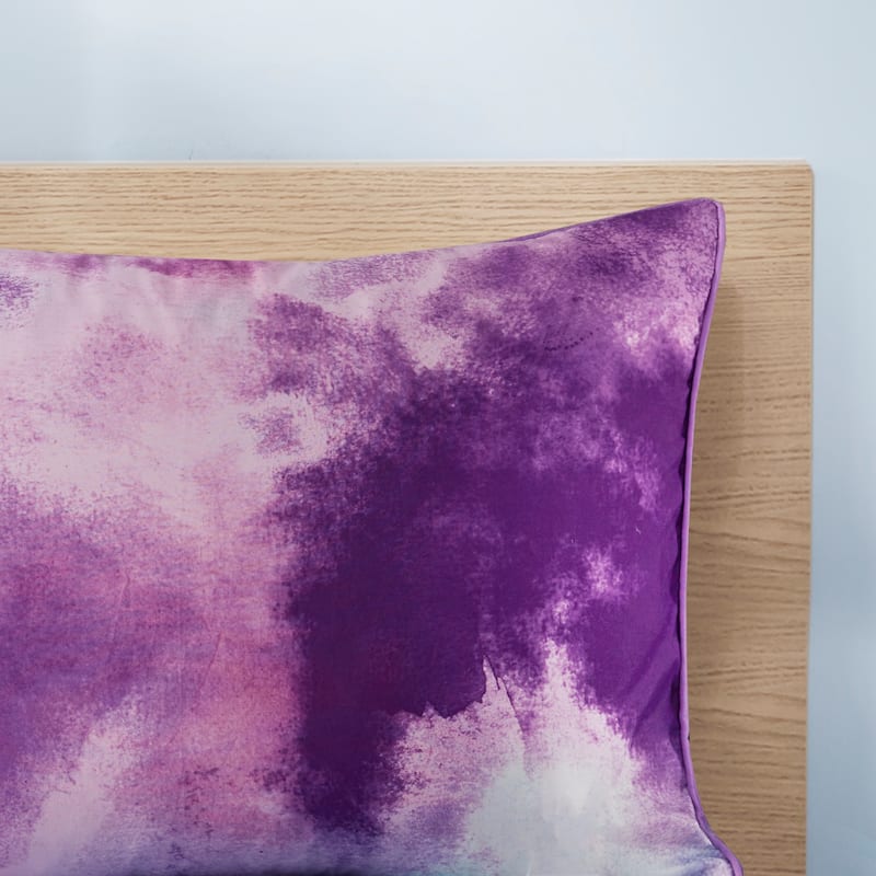 Intelligent Design Karissa Watercolor Tie Dye Printed Comforter Set with Throw Pillow