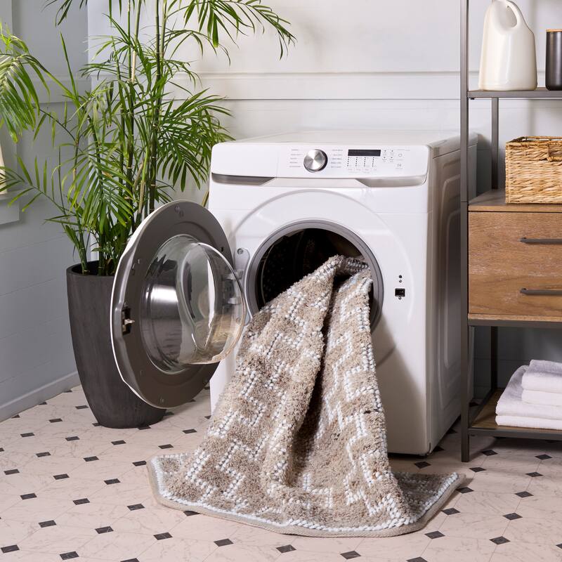 SAFAVIEH Handmade Vermont Greti Southwestern Rug