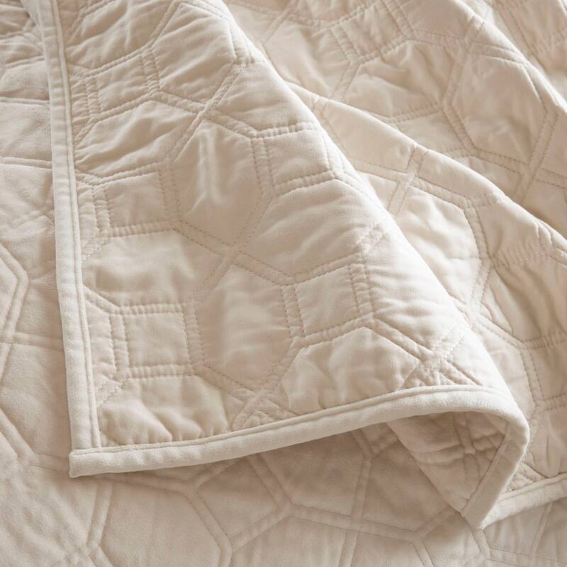 Madison Park Emery 3 Piece Velvet Quilt Set