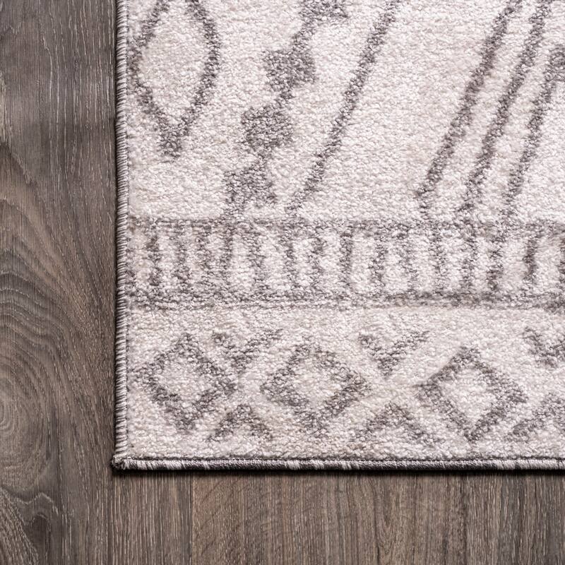 JONATHAN Y Pele Moroccan Style Diamond Area Rug