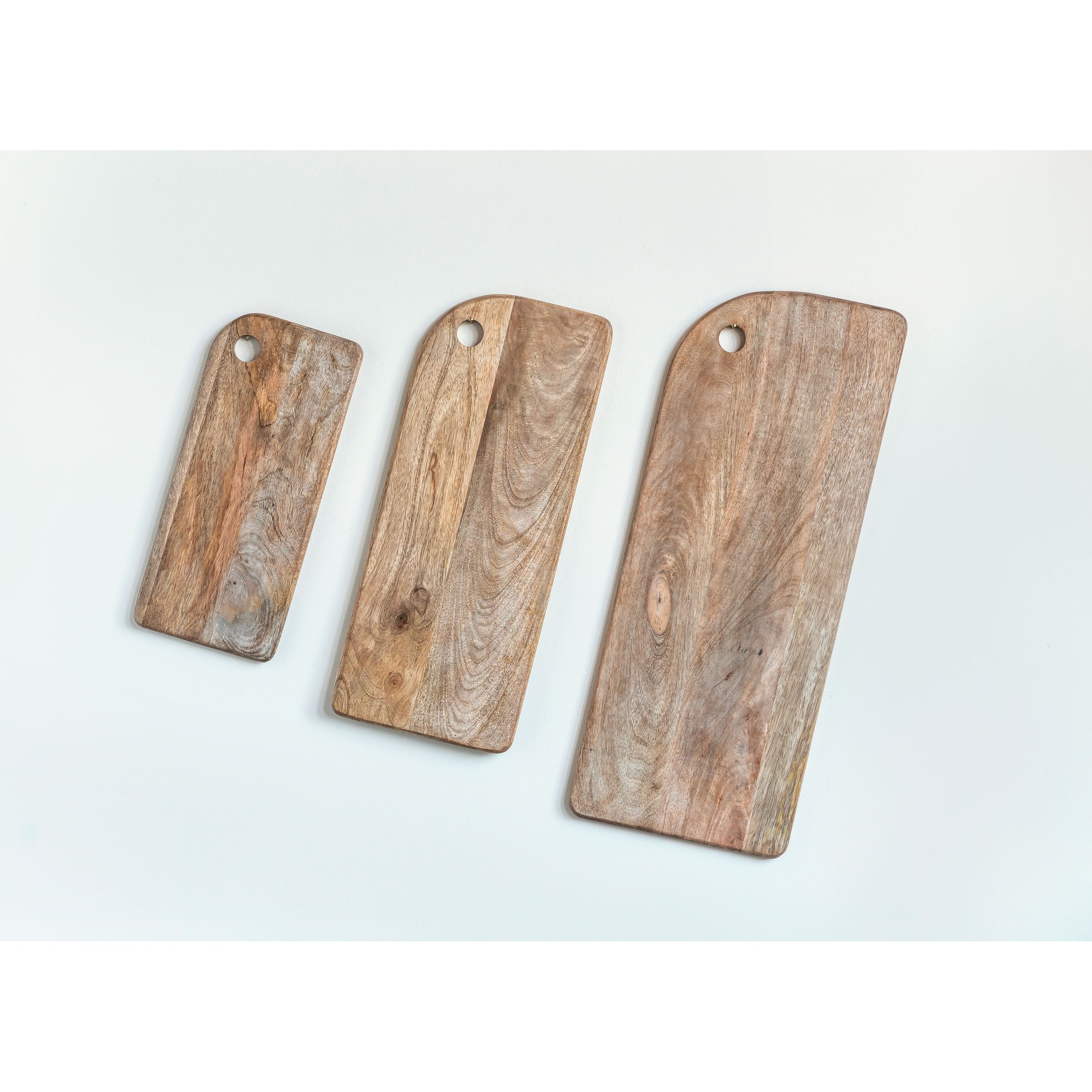https://ak1.ostkcdn.com/images/products/is/images/direct/637d17ed7e7247bc95180f6030f73a9c3d59d279/Rectangle-Mango-Wood-Cheese-Cutting-Boards-%28Set-of-3-Sizes%29.jpg