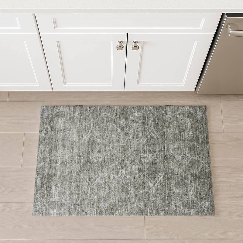 Machine Washable Indoor/ Outdoor Vintage Traditional Chantille Rug