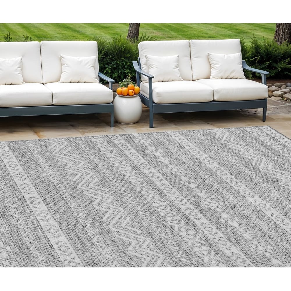 HomeRoots Southwestern Transitional Rectangle Outdoor Rug