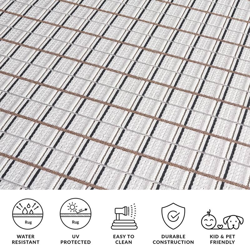 SAFAVIEH Veranda Tiziana Washable Indoor/Outdoor Rug - Weather Resistant & Easy Cleaning