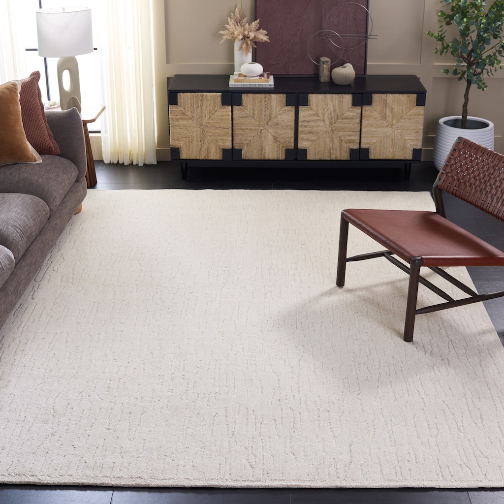 SAFAVIEH Handmade Ebony Iina Wool Rug
