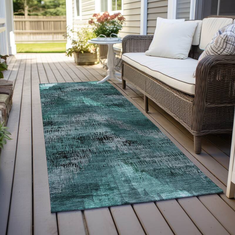 Machine Washable Indoor/ Outdoor Chantille Distressed Chevron Rug - Fern - 2'3" x 7'6"