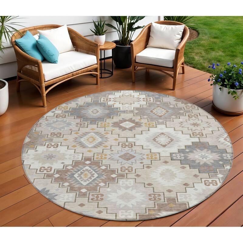 HomeRoots Southwestern Transitional Rectangle Outdoor Rug - 8' Round