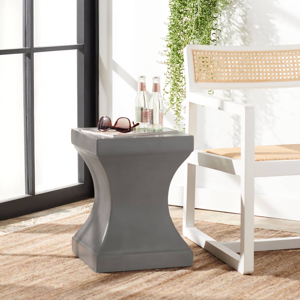 SAFAVIEH Selvaggia Concrete Indoor/ Outdoor Accent Table - 13.7"x13.7"x17.7" - 14Wx14Dx18H