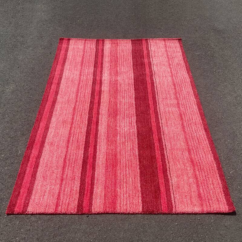 HERAT ORIENTAL 4' x 6' Handmade Vertical Stripe Tibetan Wool Rug - 4' x 6' - Pink/Red