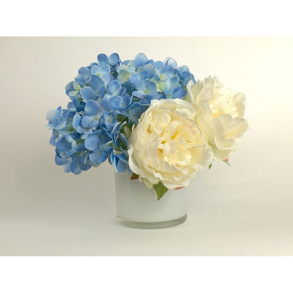 Shop 10 Ivory And Blue Mixed Artificial Silk Floral Arrangement In White Vase Overstock 21902911