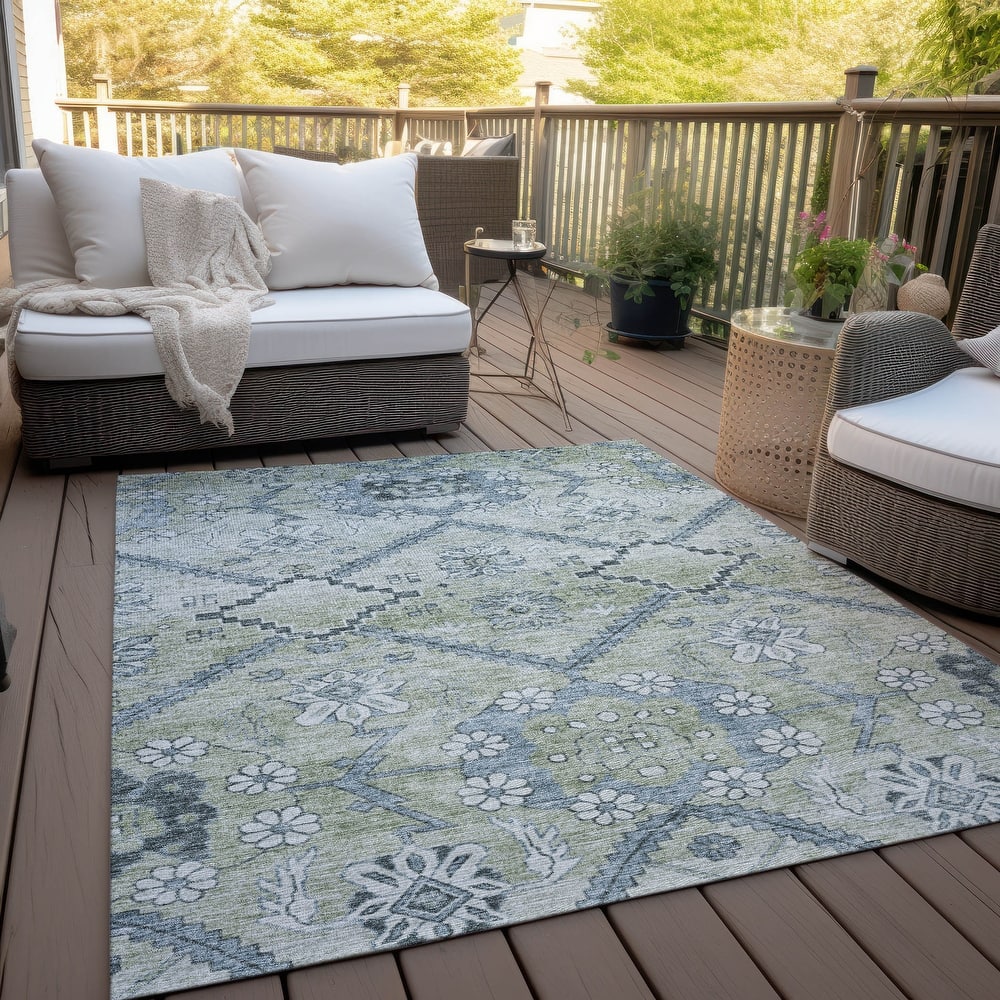 Machine Washable Indoor/ Outdoor Chantille Tribal Garden Rug
