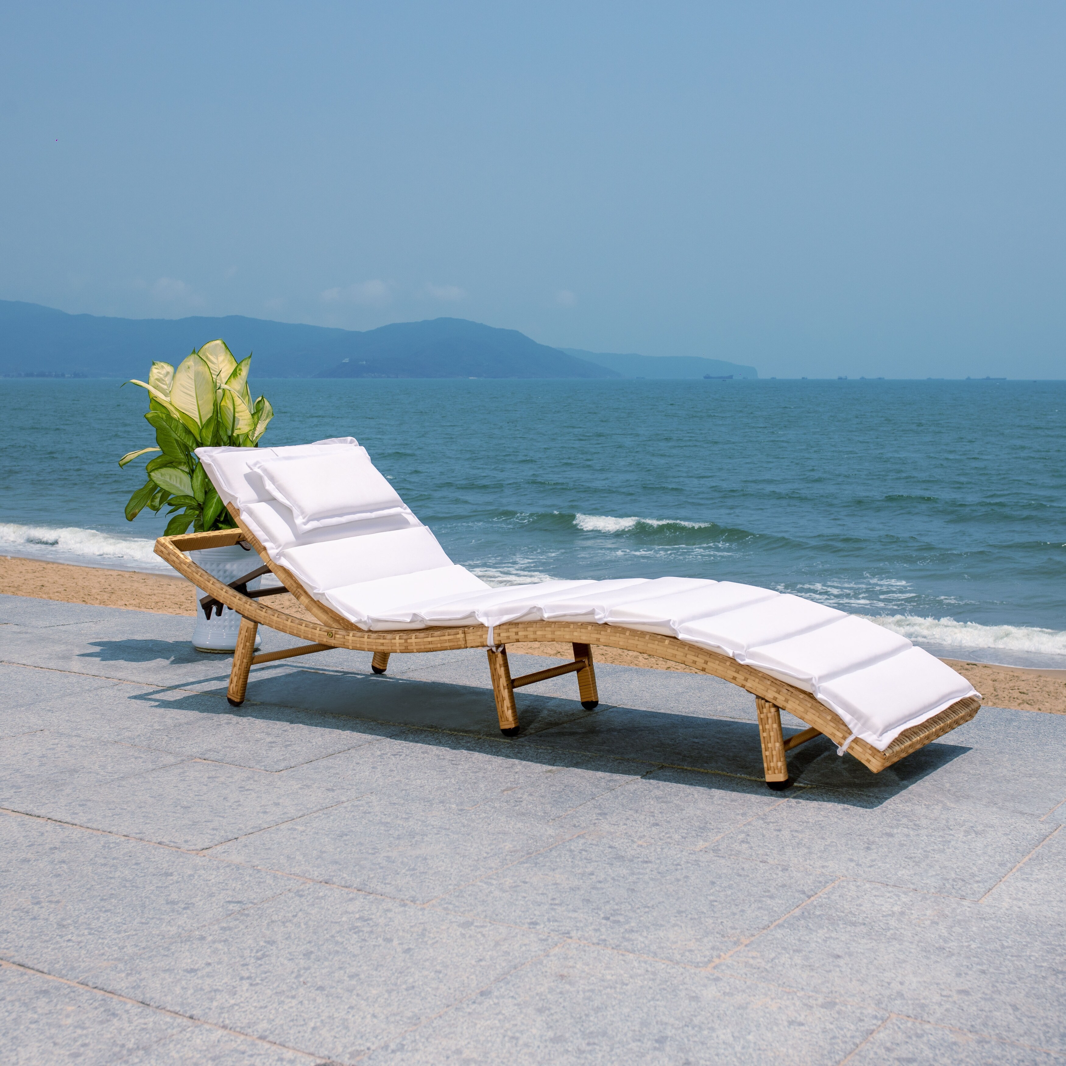 Safavieh outdoor best sale chaise
