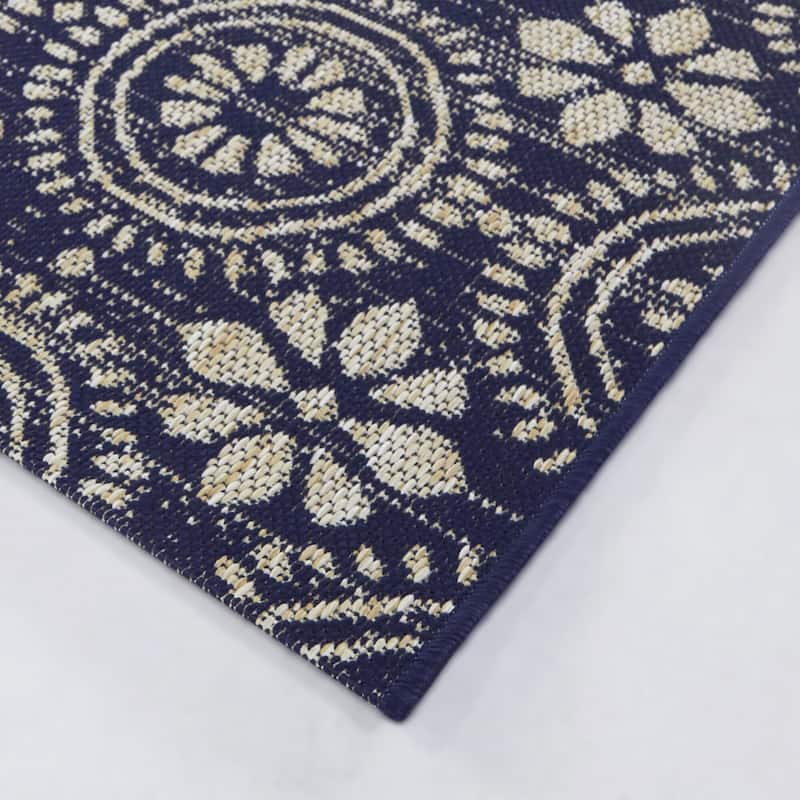 Edmond Vintage Medallion Area Rug
