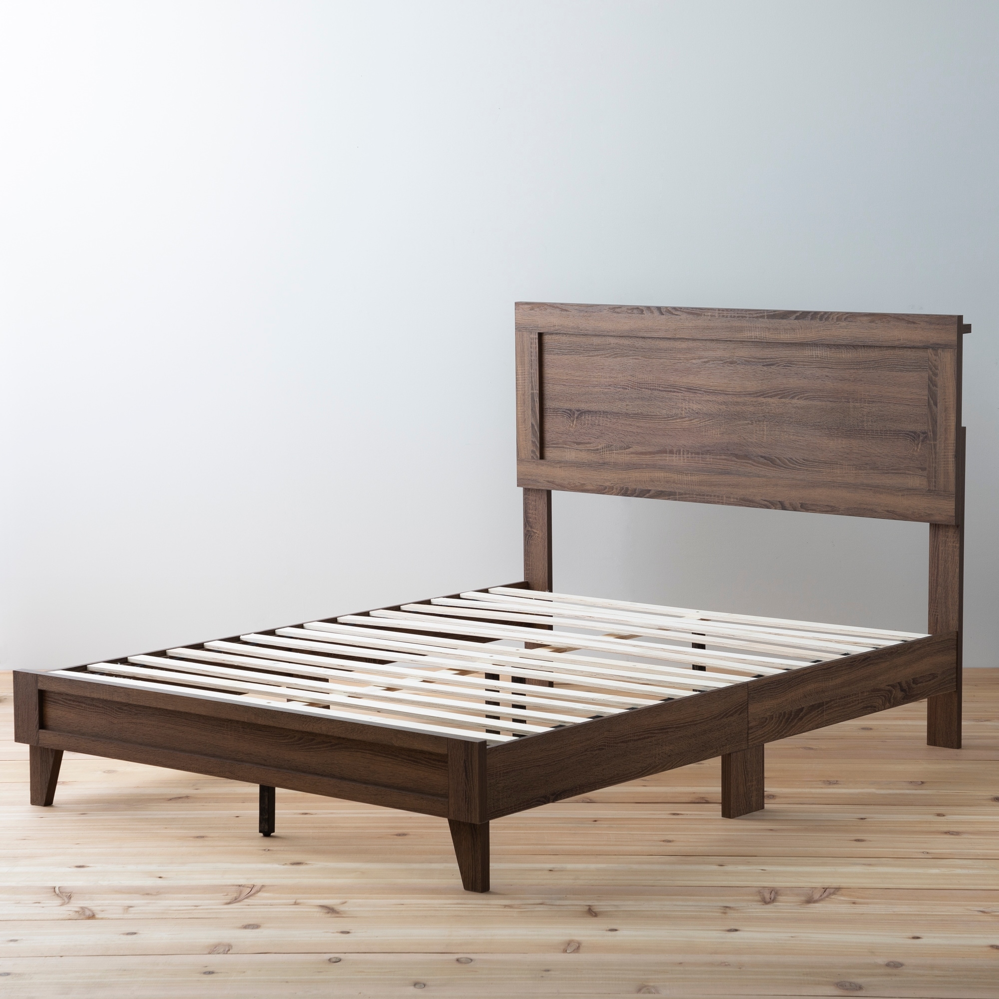 Brookside leah classic wood platform bed discount