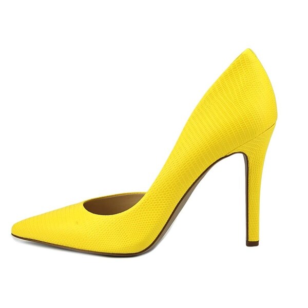 jessica simpson yellow pumps
