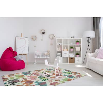Ivory Transitional Kid's Kid's Elephant Area Rug - Elegant and Timeless Design - 8' x 10'
