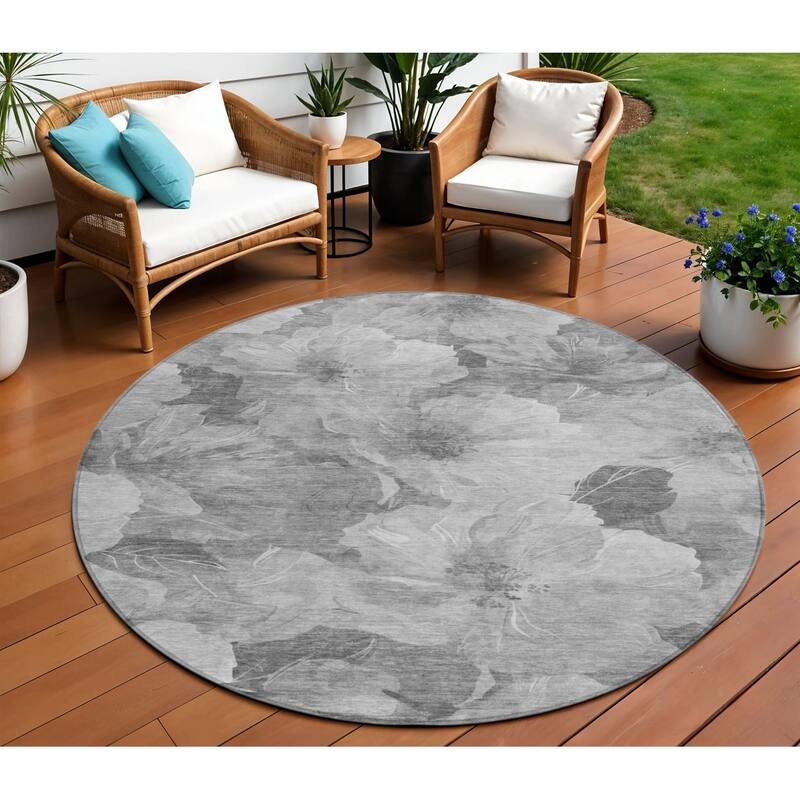 HomeRoots Floral Transitional Rectangle Outdoor Rug - Grey/Silver - 8' Round