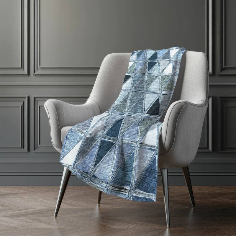Premium Machine Washable Modern Diamonds Sherpa Throw Blanket