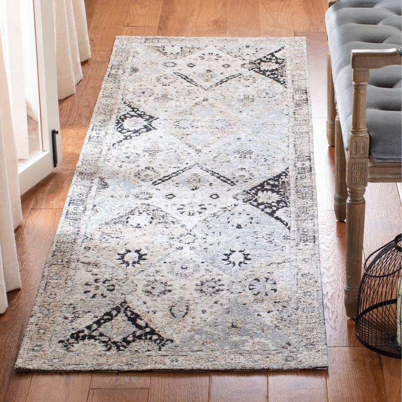 SAFAVIEH Handmade Classic Vintage Haida Oriental Ivory/Silver Chenille Rug