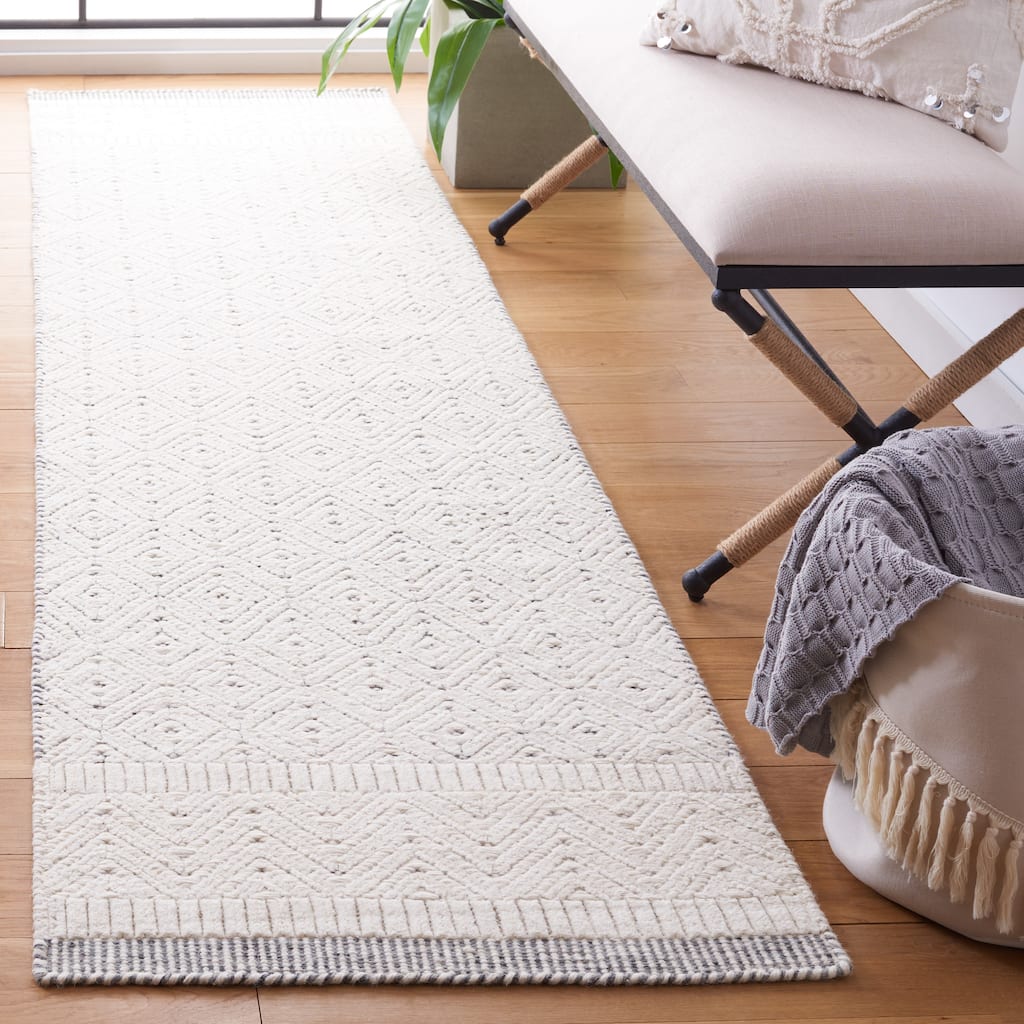 Martha Stewart by SAFAVIEH Handmade Riga Wool Rug