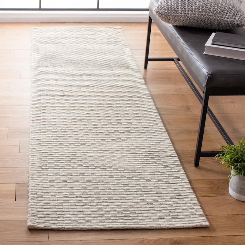 SAFAVIEH Handmade Marbella Andra Wool Rug - 2'3" x 8' Runner - Beige