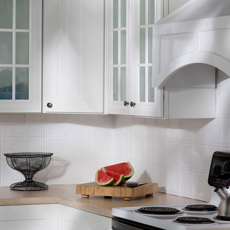 FASÄDE Traditional Style 10 Decorative Vinyl Backsplash Panel