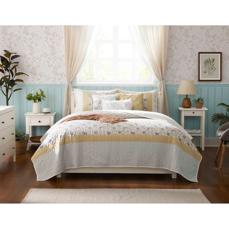 Madison Park Vanessa 6 Piece Cotton Percale Quilt Set with Throw Pillows - Yellow - California King