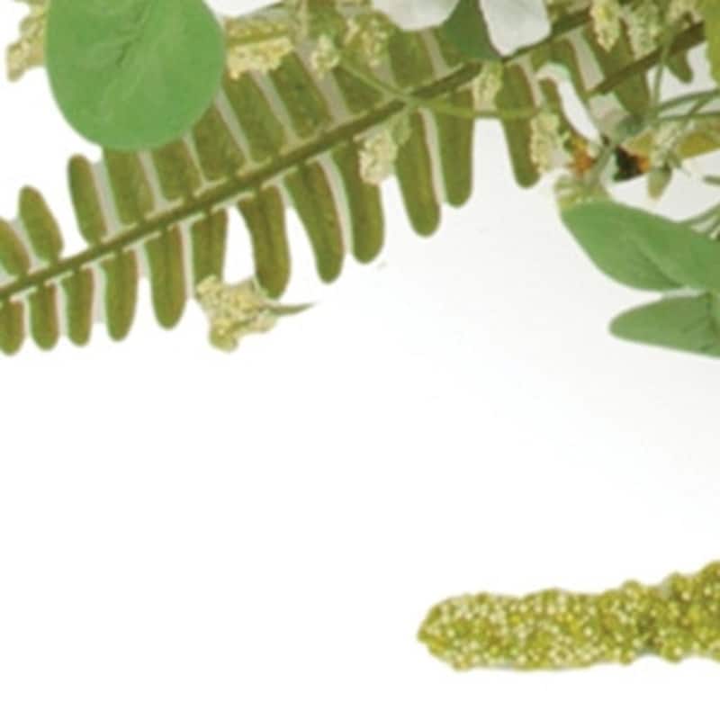 HomeRoots 22" White And Green Mixed Assortment Artificial Wreath